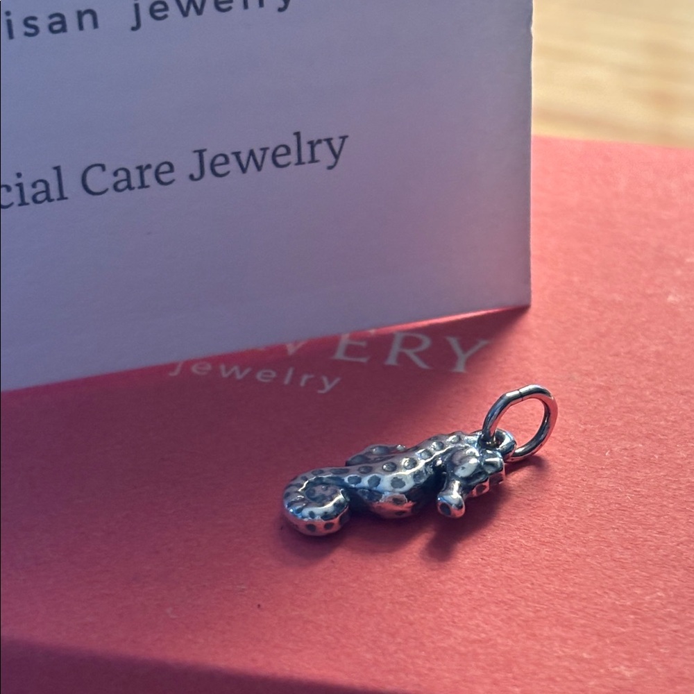 Retired 3D James Avery Silver Seahorse Charm